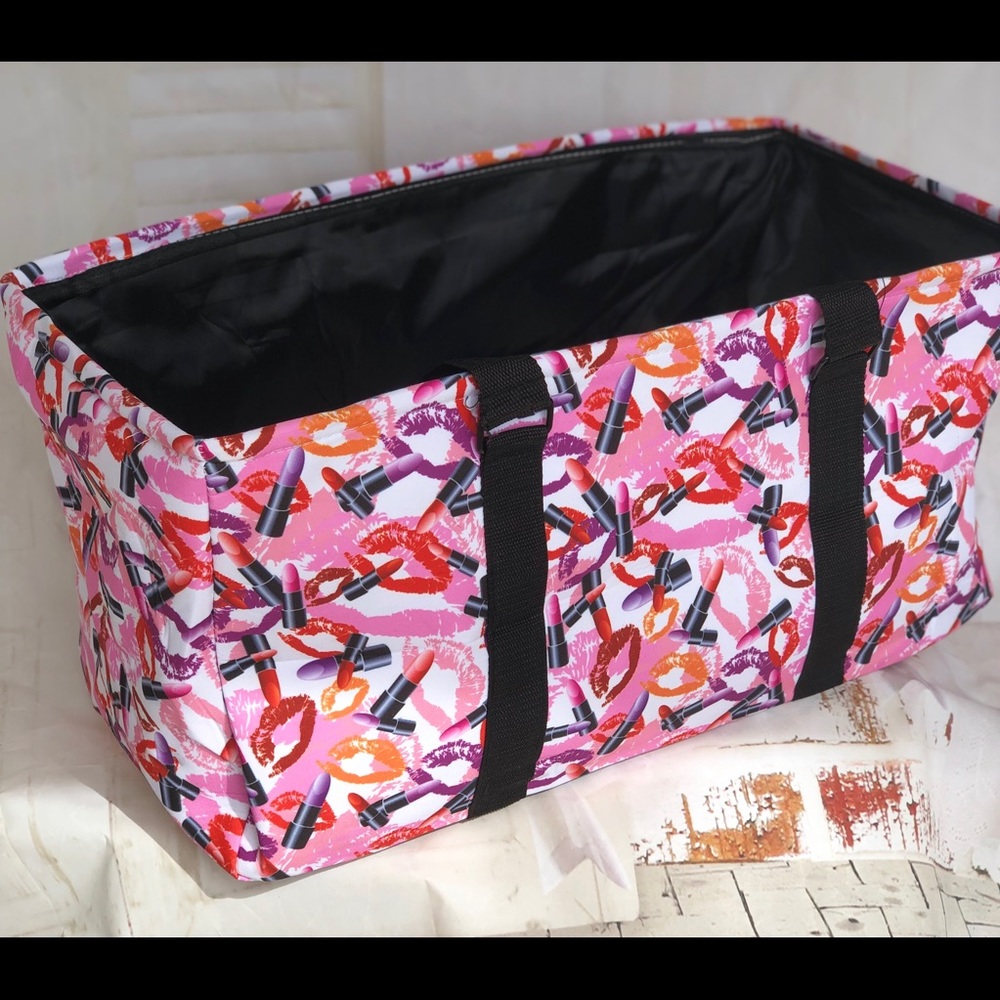 Lipstick print Utility tote
